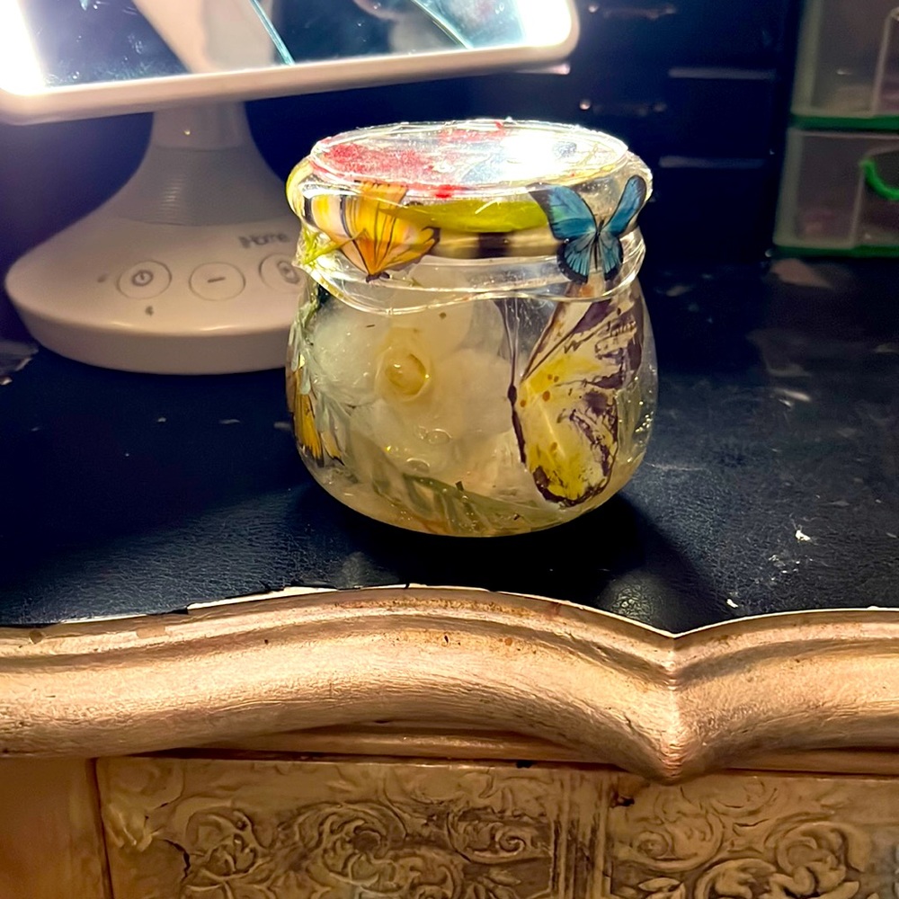 Screw top unbreakable jar